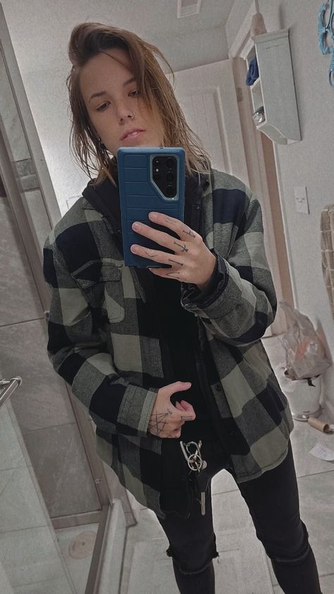 masc women style lesbian outfit #fashion #tomboy #fashion #flannel Fashion Tomboy, Masculine Outfits, Masc Fashion, Masc Women, Tomboy Fashion, Women Style