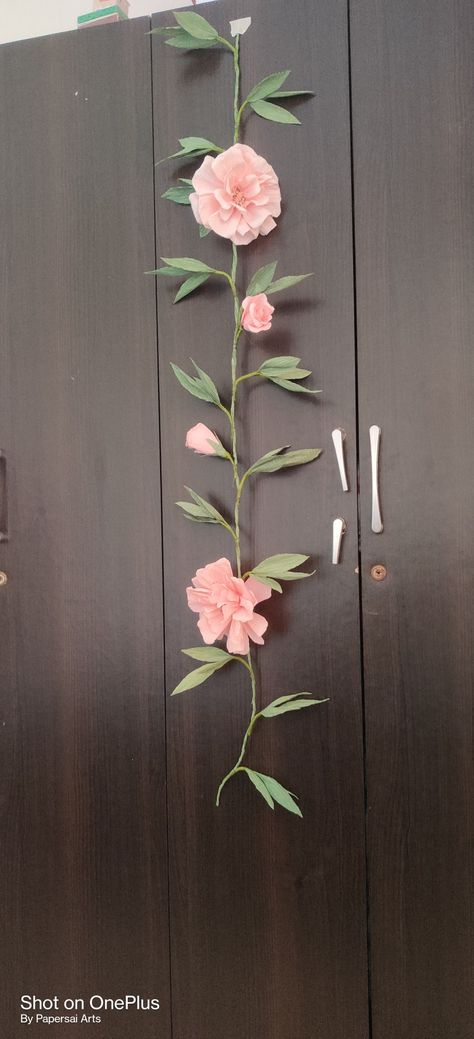 Crepe paper rose flowers vine, climber @PaperSai Art's Crepe Paper Vines, Paper Vines Diy, Paper Vines, Rose Flower Making, Crepe Paper Rose, Crepe Paper Decorations, Climber Plants, Streamer Decorations, Handmade Garland