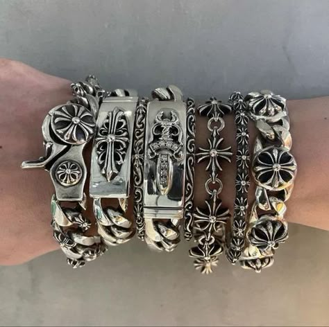 Grunge Jewelry, Nikki Sixx, Dope Jewelry, Estilo Punk, Funky Jewelry, Jewelry Lookbook, Chrome Hearts, Dream Jewelry, Jewelry Inspo