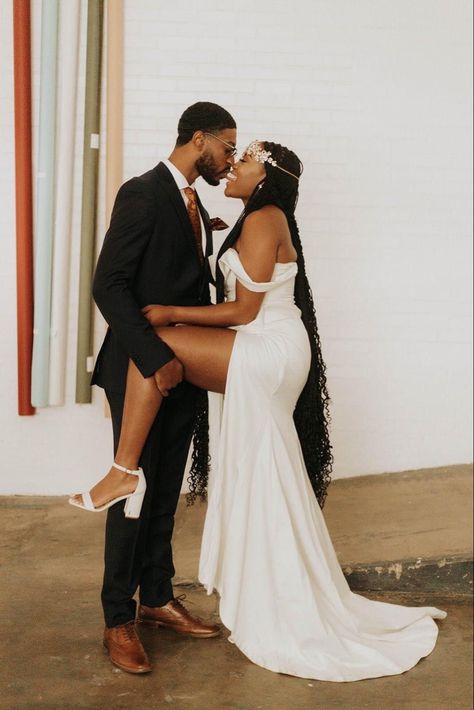 Brides With Braids, Bride With Box Braids, Black Bride With Veil, Bride Hairstyles Black Hair With Veil, Black Bridal Hairstyles With Veil, Wedding Braids Black Women, Afro Wedding Hairstyles Brides With Veil, Wedding Dresses For Black Pregnant Brides, Long Veil Wedding