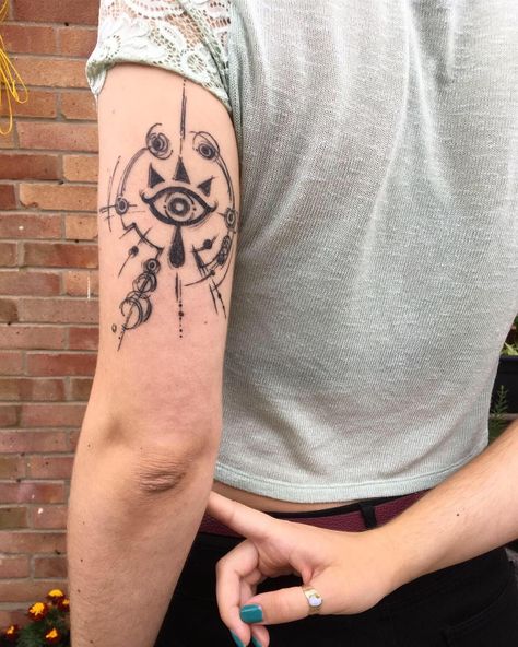 Link Zelda Tattoo Ideas, Sheikah Eye Tattoo, Zelda Couple Tattoo, Matching Zelda Tattoos, Legend Of Zelda Botw Tattoo, Botw Sheikah Slate, Zelda Twilight Princess Tattoo, Zelda Tattoo Design, Botw Tattoo