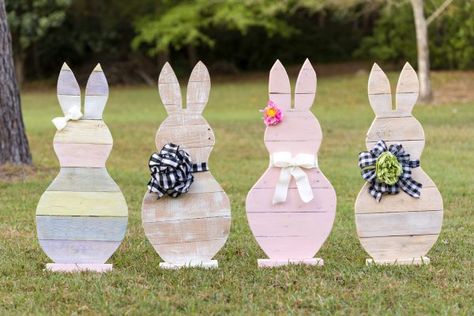 Spring Porch Ideas, Ester Decoration, Wood Bunnies, Bunny Supplies, Wooden Easter Bunny, Crafts Outdoor, Standing Bunny, Easter Outdoor, Easter Wood Crafts