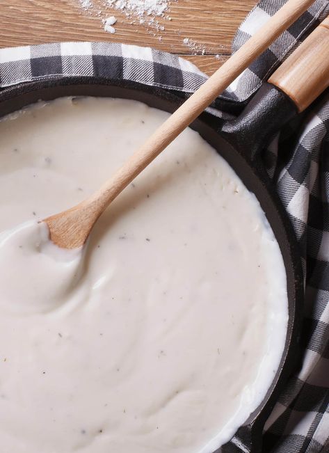 Easy Sour Cream Sauce Bechamel Sauce Recipe, Making White Sauce, Keto Alfredo Sauce, Cream Sauce For Chicken, Cheese Sauce Recipe, Sour Cream Sauce, Soup Maker, Bechamel Sauce, Sauce For Chicken