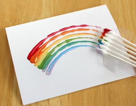 q-tip rainbow painting Kids Painting Crafts, Rainbow Painting, St Patrick's Day Crafts, Rainbow Crafts, Rainbow Theme, Saint Patrick's Day, Preschool Art, Spring Crafts, Art Activities