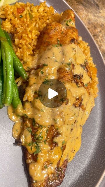 Itsmyseasoning, LLC on Instagram: "Southern style Blackened Catfish served over a bed of seasoned rice, finished off with a drizzle of homemade cajun cream sauce and a side of garlic seasoned long stem green beans 🤤 Happy Monday✨  Blackened Catfish with rice and Cajun cream sauce  Start out by cleaning your fish well and placing on paper towels. Cover the fillets in melted butter and season. I mixed Tony’s, lemon pepper, garlic powder, onion powder, oregano, and heavy smoked paprika to taste. Cover filets well and sear on medium heat for about 3-4 minutes on each side or until 145 degrees internal temp. Remove and add chopped onions, a few tablespoons of butter and cook until butter is nice and nutty. Add heavy whipping cream and season up with your fish seasonings to taste. Remove your s Blackened Catfish With Cream Sauce, Fish Cream Sauce, Blackened Catfish Recipes, Catfish Dinner Ideas Sides, Smothered Catfish, Cajun Cream Sauce, Blackened Catfish, Cajun Rice, Blacken Fish