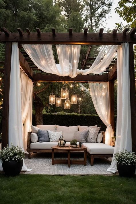 Pergola With Curtains And Lights, Outdoor Fairy Lights Ideas, Pergola Lights Ideas, Pergola Altan, Zen Patio Ideas, Pergola Lighting Ideas, Rooftop Oasis, Pergola Lights, Cozy Outdoor Seating