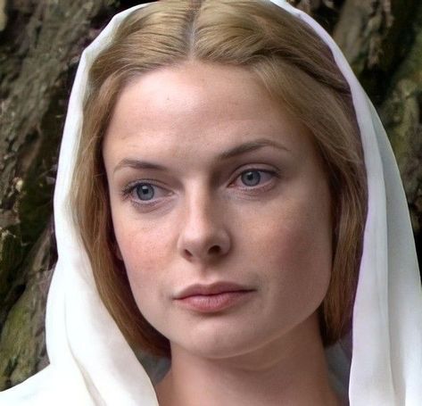 Joanna Lannister, Elizabeth Woodville, The White Queen, Queen Aesthetic, Rebecca Ferguson, White Queen, Character Portraits, Looks Vintage, Face Claims