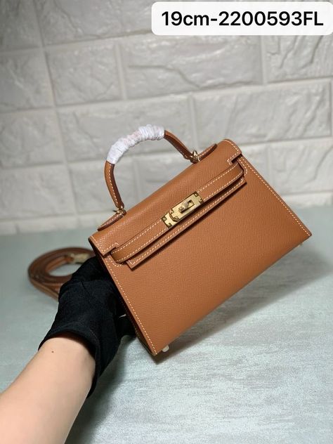 Dm for your orders. World wide delivery available Hermes Kelly Brown, Kelly Brown, Mini Kelly, Hermes Kelly Bag, Hermes Constance, Kelly Bag, Gray Top, Selfie Ideas Instagram, Hermes Handbags