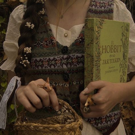 Faerie Core Aesthetic, Trollcore Aesthetic, Nemophilist Aesthetic, Hobbit Core Aesthetic, Goblincore Books, Goblincore Aesthetic Art, Soft Goblincore, Elfcore Aesthetic, Goblin Core Aesthetic Outfits