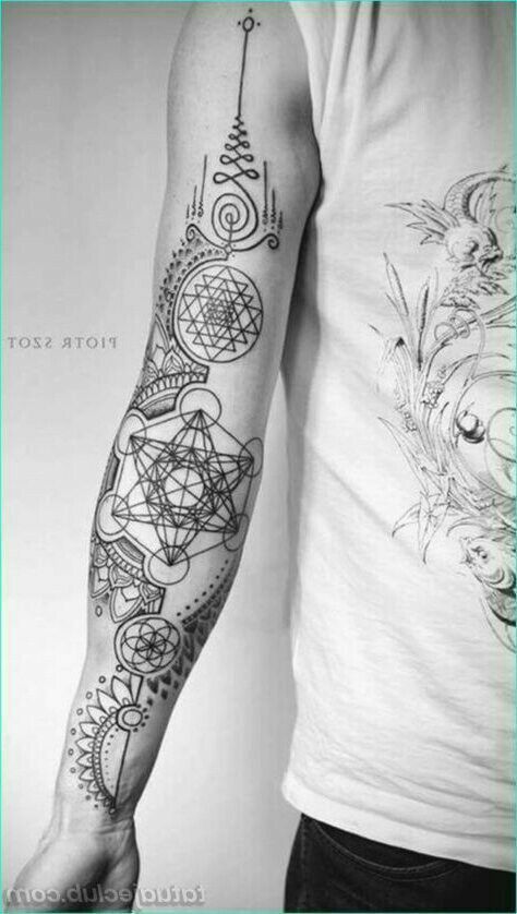 Arte Trash Polka, Geometric Tattoo Pattern, Tattoos For Women Small Meaningful, Modern Art Tattoos, Chakra Tattoo, Egyptian Tattoo Sleeve, Geometric Sleeve Tattoo, Unalome Tattoo, Sacred Geometry Tattoo