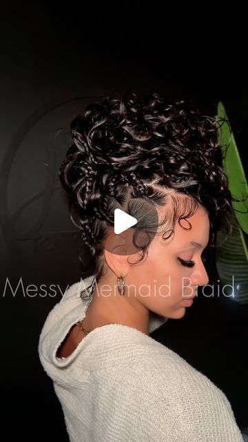 Luxury Miami Braider on Instagram: "Braids deserve flexibility 🤎🌿😍

Your braids should be a protective style that causing no tensions what so ever but still very light weight. Your braids shouldn’t be heavy and a burden. It should make your life easier 😍

Soft Wavy texture from @rawbraid 

Style: Smedium Messy Mermaid Braids + Extra Full. 

If youre  looking for lots of volume the extra full option is the best way to go 😍

Click “BOOK NOW “ in bio to book 🥰

Squeeze In Appointments available if the desired date you’re looking to book is already fulfilled 🤍

#hairbytoni #hairbytonioctavia #miami #miamihairstylist #knotlessbraidsbroward #hairstyles #summerhairstyles #goddessbraids #blackhairstyles #marleytwist #bohemianlocs  #miamihair #goddessbraidsmiami #miamibraids #fauxlocsmiami # Mermaid Braids, Bohemian Locs, Mermaid Braid, Appointments Available, Marley Twists, Goddess Braids, Faux Locs, Protective Styles, Wavy Hair