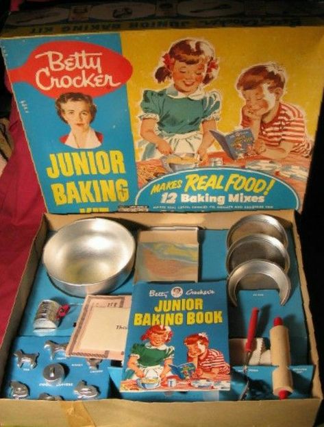 Baking Book, Baking Kit, Vintage Memory, Toy Kitchen, Tin Toys, Betty Crocker, Vintage Games, Childhood Toys, Retro Toys