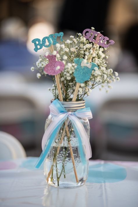 Centerpieces Gender Reveal Table Decorations, Gender Reveal Ideas For Party Centerpieces, Gender Reveal Centrepiece, Gender Reveal Ideas For Centerpieces, Mason Jar Gender Reveal Centerpieces, Centerpiece For Gender Reveal Party, Gender Reveal Centerpieces Ideas, Gender Reveal Diy Centerpieces, Gender Reveal Floral Centerpieces