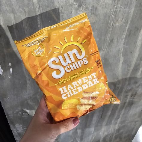 @sunchips Sun Chips 100% Whole Grain Harvest Cheddar Snacks from #USA I brought this as a part of my lunch deal while I was in New York for work and these are absolutely delicious! 🤤 It was so light and crunchy and the whole grain gave it so much texture. The cheese flavour was so flavourful! I really enjoyed these and wish I brought a few more packs! 💛9 /10 happiness 💛 ⊹˚₊‧───────────‧₊˚⊹ #Chips #Crisps #PotatoChips #FoodSpotting #UKFoodie #SnackLover #SnackIdeas #NewFood #SnackReview... Sun Chips, Santa Wish List, Cheese Flavor, Dream Gift, Potato Chips, Heart Healthy, Gift Basket, Secret Santa, Cheddar