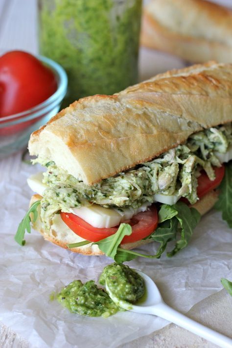 Chicken Pesto Sandwich, Chicken Boneless Breast Recipes, Pesto Sandwich, Chicken Pesto, Tasty Foods, Breast Recipe, Chapati, Pesto Chicken, Soup And Sandwich