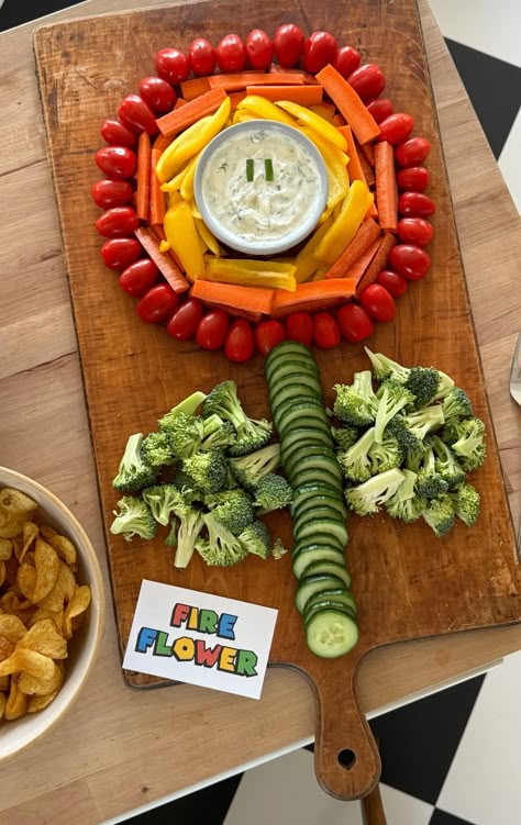 Mario Bros Snack Ideas, Food From Video Games, Super Mario Halloween Party, Mario Veggie Tray, Video Game Snacks, Super Mario Party Food Ideas, Mario Birthday Food, Super Mario Themed Food, Mario Themed Snacks