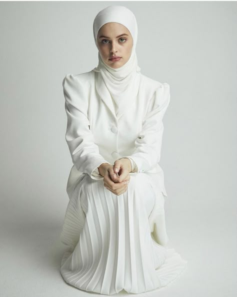 Modest Fashion Editorial, Muslimah Photoshoot Ideas, Hijabi Photoshoot Ideas, Photoshoot Ideas Hijab, Modest Photoshoot Ideas, Hijabi Photoshoot, Modest Outfits Muslim, Outfits Muslim, Professional Headshots Women