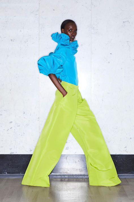 Greta Constantine, Mode Kimono, Color Blocking Outfits, Fashion Pics, Resort 2020, Neon Fashion, Colour Blocking, Fashion Victim, Green Pants