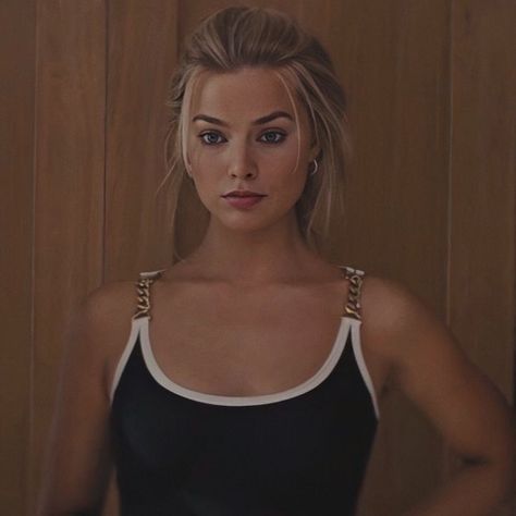 pretty beautiful girl girls gal blonde brunette redhead aesthetic aesthetics korean japanese caucasian black Wolf Of Wall Street, Margot Robbie, Wall Street, Daily Dose, Funny Memes, Humor, Memes, Funny, Wall