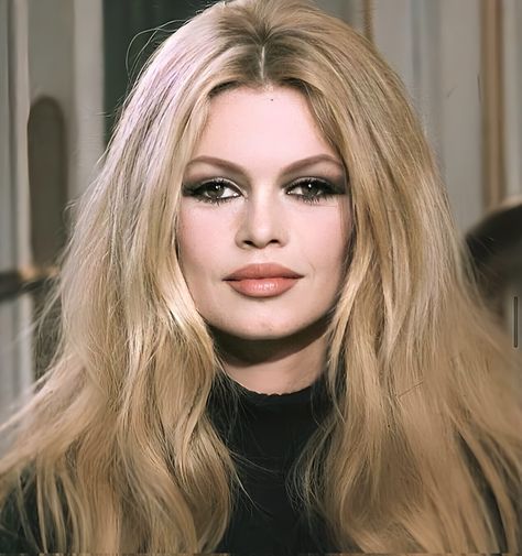 Bridget Bardot Hair, Bardot Makeup, Brigitte Bardot 60s, Bardot Hair, Bridgette Bardot, 1960s Hair, 60s Hair, Bridget Bardot, Bardot Style