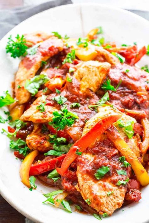 20 Minute Low Carb Turkey and Peppers | Paleo | Whole 30 | Gluten Free | 30 minutes or less | Dinner | Healthy Seasonal Recipes | Katie Webster Low Carb Turkey Recipes, Low Carb Ground Turkey, Turkey Steak Recipes, Ground Turkey Skillet, Turkey Cutlet Recipes, Turkey Casserole Recipes Leftover, Turkey Skillet, Leftover Turkey Casserole, Healthy Turkey Recipes