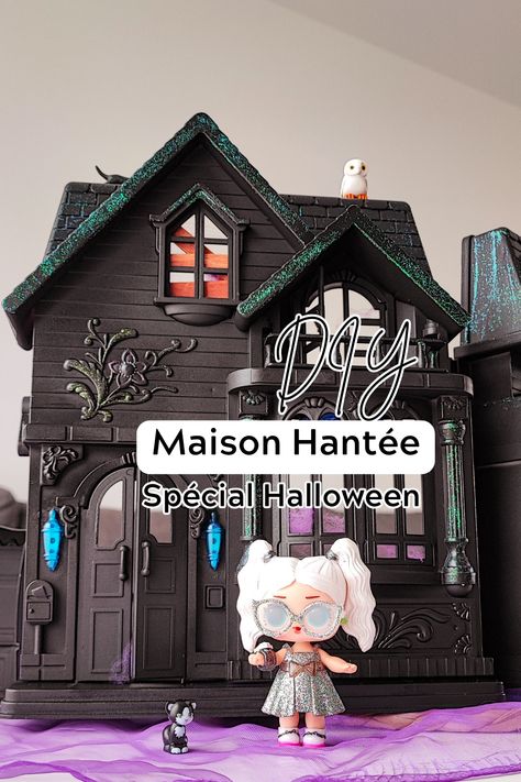 Recycle ta vieille maison de poupée en magnifique Maison Hantée pour Halloween #diyhalloween #activitehaloween #upcycle #activitematernelle Halloween 2024, Costume Halloween, Diy Halloween, Miniatures, Halloween