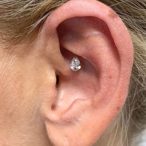 Hidden Helix Piercing, Curated Ears, Mod Jewelry, Maria Tash, Helix Piercing, Ear Piercing, Pear Diamond, Body Mods, Helix