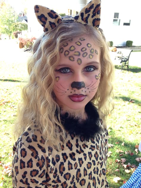 Kids Cheetah Makeup, Cheetah Costume Hairstyles, Kids Cheetah Face Paint, Womens Cheetah Costume, Cheetah Face Paint Kids Easy, Leopard Face Paint Easy, Cheetah Face Paint Easy, Diy Cheetah Costume Women, Leopard Costume Diy