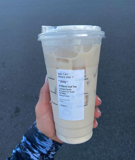 Black Tea Starbucks Order, Iced Black Tea Starbucks, Keto Starbucks Drinks, Black Iced Tea, Iced Black Tea, Tea Starbucks, Low Carb Starbucks Drinks, Low Carb Starbucks, Keto Starbucks