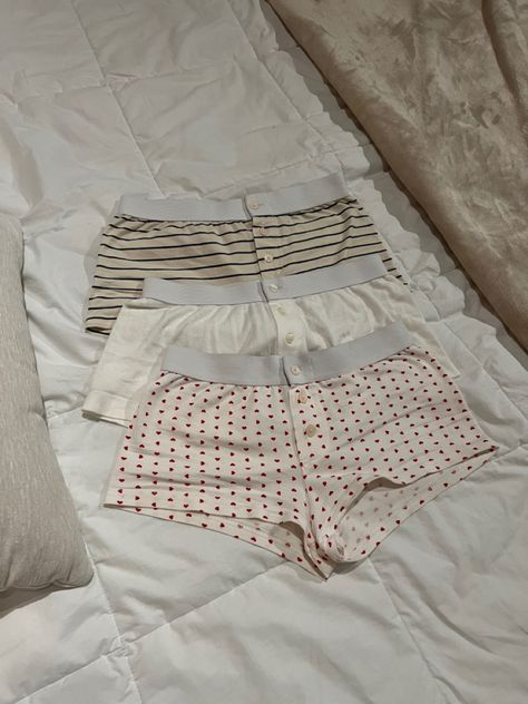 brandy melville Boxer Pjs Aesthetic, Brandy Melville Heart Shorts, Brandy Melville Pjs Shorts, Brandy Melville Boxers, Brandy Melville Undies, Pj Outfit, Cute Pjs, Cute Pajama Sets, Cute Lazy Day Outfits