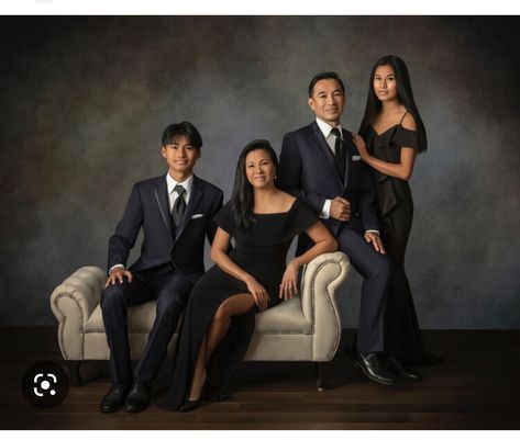 Glam Family Photoshoot, Adult Family Photography, Family Portrait Photography Poses, Adult Family Poses, Classy Family, Adult Family Photos, Indoor Family Photography, Fun Family Portraits, Studio Family Portraits