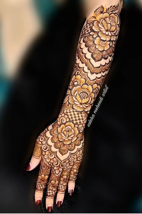 Rose Arabic Mehndi Designs, Rose Mendhi Designs, Bridal Mehndi Floral, Floral Henna Designs Bridal, Floral Bridal Mehndi Designs, Muslim Bridal Mehndi Designs, Floral Mehendi Designs, Back Hand Henna Design, Arabic Bridal Mehndi Designs