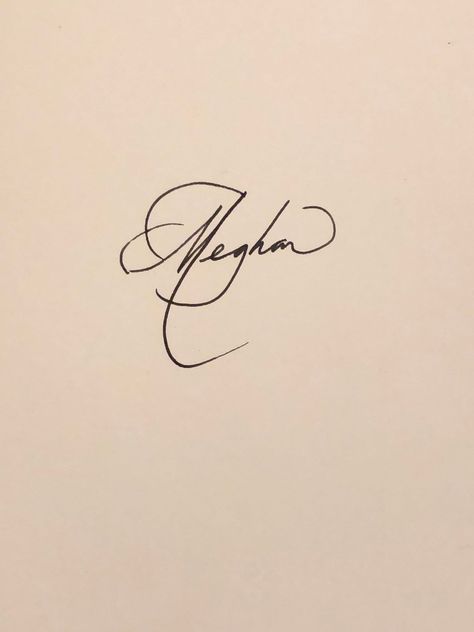 Signatures Handwriting, Tattoo Lettering Fonts, Signature Ideas, Negative Comments, Cursive Writing, Royal Engagement, Tattoo Lettering, Family Signs, Harry And Meghan