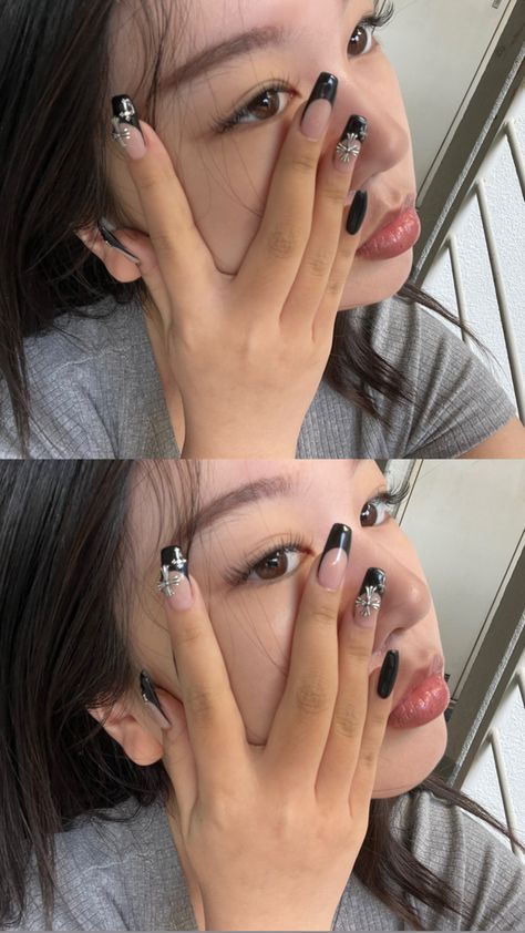 Simple Chrome Hearts Nails, Nail Designs Chrome Heart, Nail Inspo Chrome Hearts, Silver Chrome Hearts Nails, Chrome Of Hearts Nails, Nail Selfies Instagram, Chrome Hearts Inspired Nails, Chrome Hearts Nails Black, Chrome Hearts Nails Designs