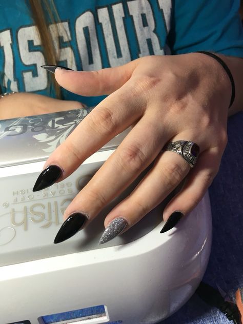 Pointy black nails Small Pointy Nails, Long Black Pointy Nails, Black French Tip Nails Pointy, Black Acrylic Nails Short Pointy, Short Stilleto Nails Black French Tip, Pointy Black Nails, Black Nails Acrylic Pointy, Pointy Nails, Creative Nails