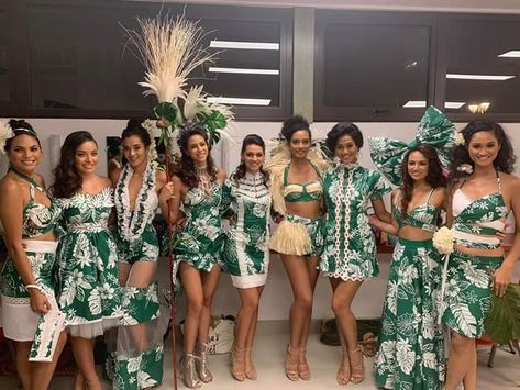 Hawaii Costume, Tahitian Dress, Shang Tsung, Native Fashion, Tahiti Nui, Hawaiian Print Dress, Hawaii Outfits, Island Fashion, Native Style