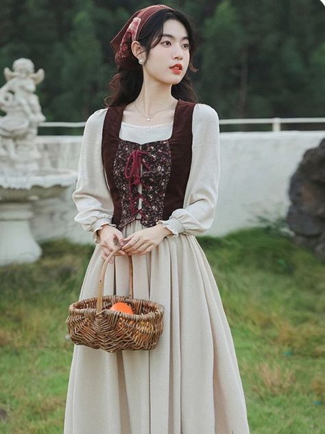 Medieval Cottagecore, Dresses French Style, Countryside Outfit, Cottagecore Dresses, Prairie Chic, Vestidos Retro, Farm Clothes, Cottagecore Outfits, Lawn Dress