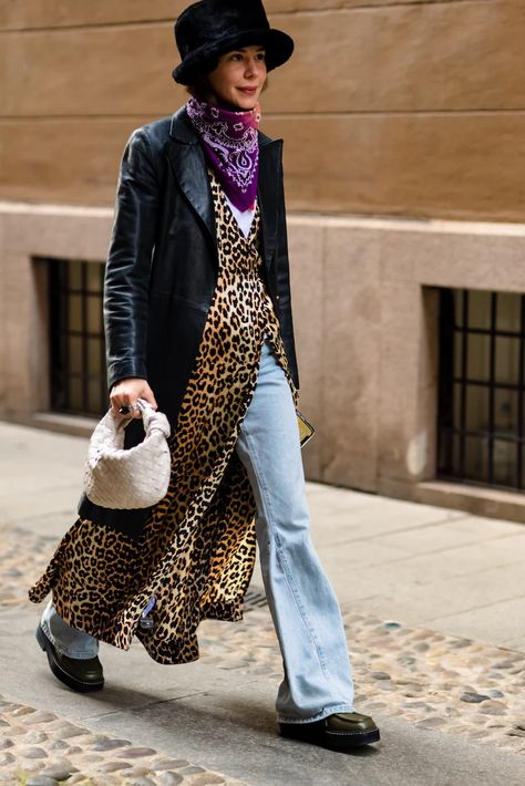 Animal Print Is Making A Return — This Is The 2021 Way To Wear It Animal Print Shirt Dress, Crazy Fashion, Sparkly Outfits, Milan Fashion Week Street Style, Animal Print Fashion, Street Style Trends, Street Style Winter, 2020 Fashion, Autumn Street Style