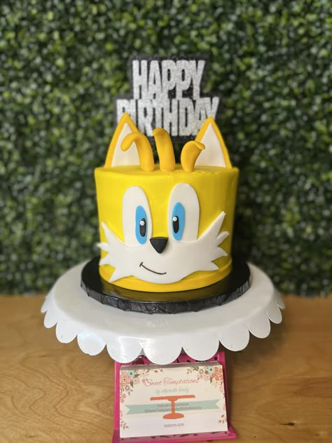 Sonic And Tales Cake, Tails From Sonic Birthday Cake, Sonic And Tails Birthday Cake, Yellow Sonic Cake, Tails Cake Sonic, Sonic Tails Cake, Sonic And Tails Cake, Tails Birthday Cake, Sonic Birthday Cakes