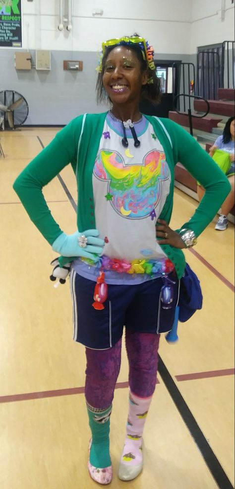 Goofin'....Wacky Tacky Day at day camp is a must! Wacky Wednesday Spirit Week, Waky Taky Dress Up, Tacky Day Spirit Week, Wacky Tacky Day Outfits, Wacky Wednesday Outfit, Tacky Clothes, Wacky Pomo, Wacky Tacky Day, Wacky Day