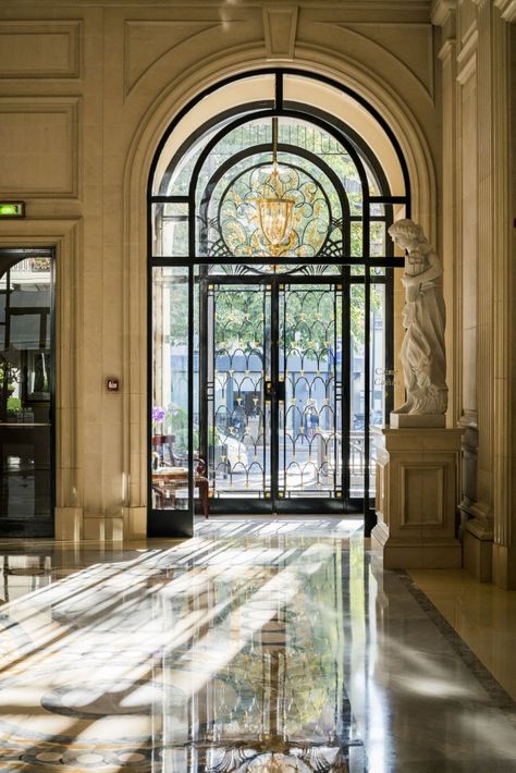 Four Seasons GLAMOUR October 20, 2016 | ZsaZsa Bellagio - Like No Other Hotel Doors Design, George V Paris, Hotel Lobby Design, Hotel Door, Hotel Entrance, Entrance Door Design, Belle Isle, Lobby Design, Country Garden