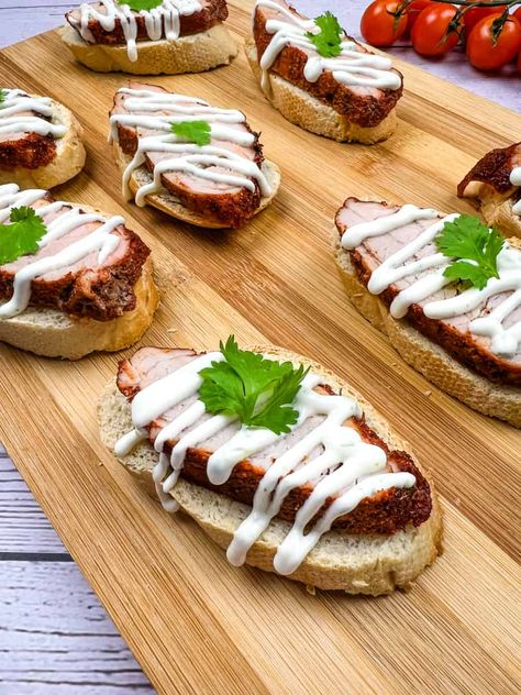 Pork Crostini Appetizers, Pork Tenderloin Appetizer Bites, Pork Loin Appetizers, Gourmet Crostini, Pork Tenderloin Appetizer, Pork Loin Crostini, Tenderloin Crostini Appetizers, Pork Tenderloin Crostini, Tenderloin Bruschetta