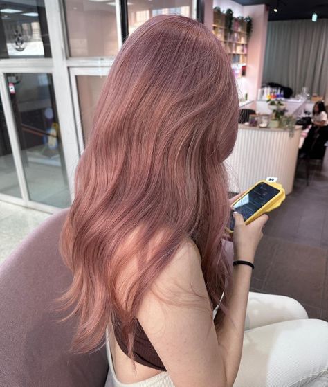 Korean Pink Brown Hair, Light Brown Milk Tea Hair, Washed Pink Hair, Muted Rose Hair, Rose Pink Brown Hair, Muted Pink Hair Color, Pink Over Brown Hair, Strawberry Milk Tea Hair, Ashy Pink Brown Hair