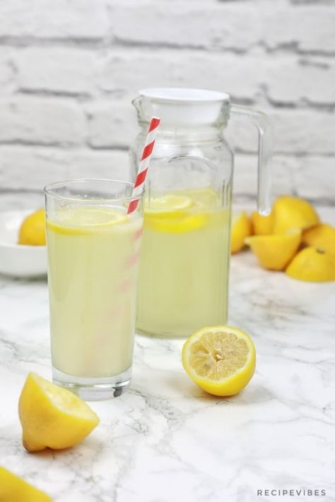 Lemon Juice Recipe | How to make lemon juice - Recipe Vibes Lemon Mint Juice, Lemon Recipes Healthy, Jus Lemon, Lemon Juice Recipes, Lemon Water Health Benefits, Healthy Lemonade, Healthy Sweeteners, Healthy Juice Drinks, Lemon Water Benefits