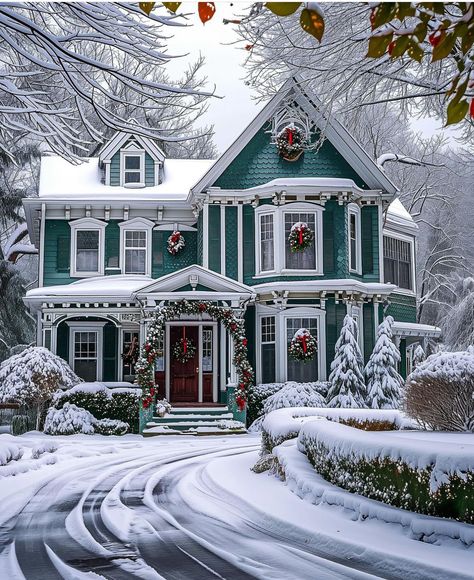 Winter House Exterior, Victorian Homes Exterior, Eclectic Maximalism, Snow House, Victorian Style Homes, Velvet Cloth, Gorgeous Houses, Winter Scenery, Cute House