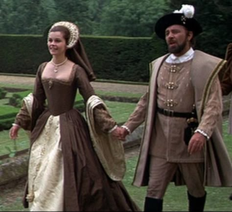 Anne Of The Thousand Days, Period Dresses, Tudor Gown, Elizabethan Costume, 16th Century Fashion, Tudor Dress, British Costume, Tudor Fashion, Tudor Costumes