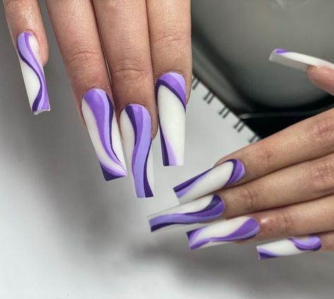 Purple White And Silver Nails, Dark Purple And White Nails, White And Purple Nails, Purple And White Nails, Round Nail Designs, Dark Purple Nails, Purple Set, Purple Nail Designs, London Nails