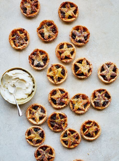 Sticky Beef, Mince Pie Recipe, Welsh Cakes, Homemade Shortbread, Chicken Mince, Almond Pastry, Mary Berry Recipe, Rolls Easy, Shortbread Recipe