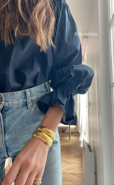 Blue Jeans Blue Shirt Outfit, Denim Collared Shirt Outfits, Elevated Everyday Style, Madewell Aesthetic, Accessorized Outfits, Fashion Outfits Feminine, Lenin Pants, Aesthetic Outfit Ideas For School, European Outfits