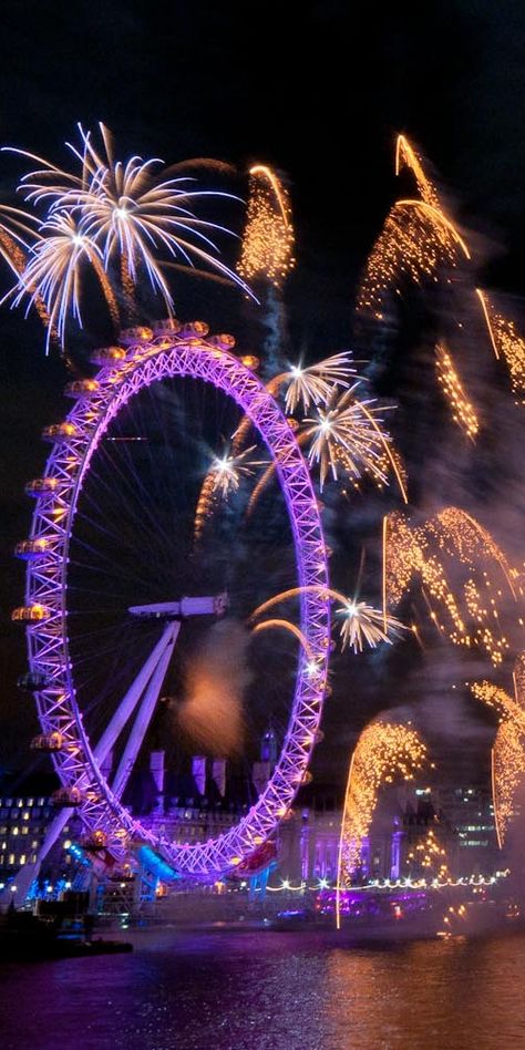 London New Years Eve Fireworks, New Year’s Eve London, London Nye Fireworks, New Years London, London New Years Eve, Fireworks In London, Nye London, New Year Photoshoot Ideas, New Year London